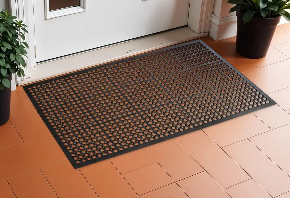 36" X 36" Black Geo Circles Outdoor Rubber Door Mat - NOBLE HOME INTERIORS